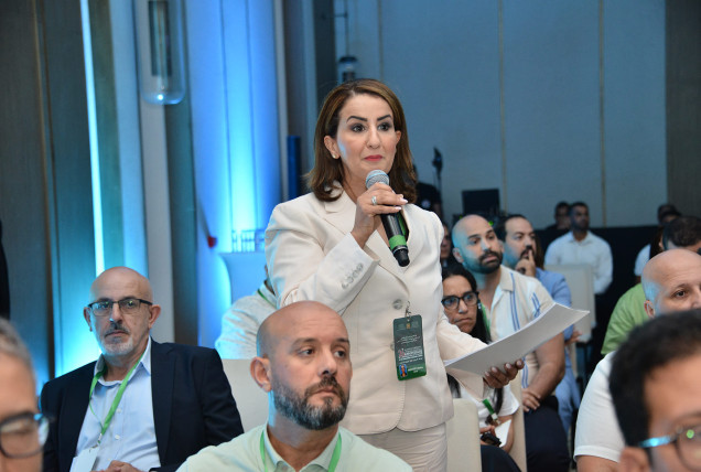 لقاء تواصلي مع المغاربة المقيمين بالخارج المشاركين في الاحتفالات المخلدة للذكرى السادسة والعشرين لعيد العرش المجيد
